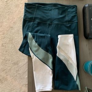 Athleta Powervita 7/8 tight